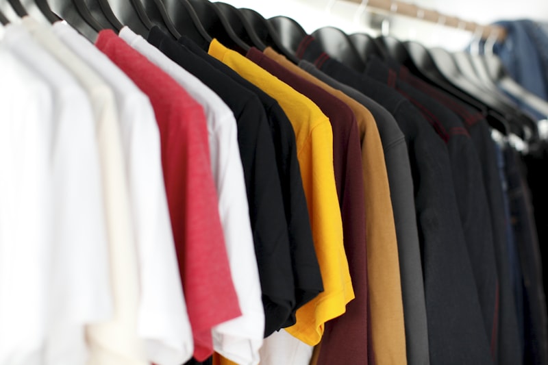 การตรวจสอบป้ายเสื้อผ้ามือสอง