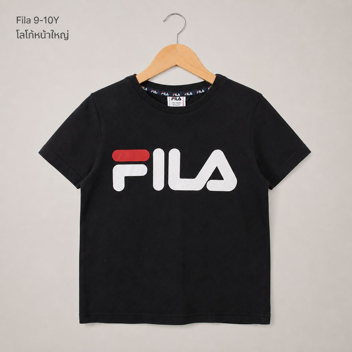 FILA เสื้อยืดโลโก้ใหญ่สีดำ