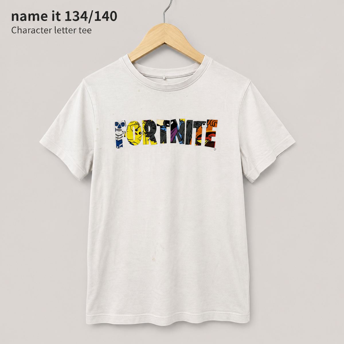 name it เสื้อยืดลายฮีโร่สีขาว